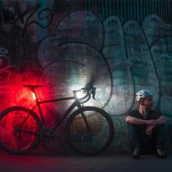 Lampe Vélo De Poche KNOG Lil Cobber Avant Ou Arrière -Onemile Soldes lampe velo de poche knog lil cobber avant ou arriere 4