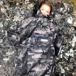Poncho Pluie Urbain THE PEOPLE'S PONCHO 3.0 Edition Limitée Camo 7 Poncho Pluie Urbain THE PEOPLE'S PONCHO 3.0 Edition Limitée Camo -Onemile Soldes poncho pluie urbain the people s poncho 30 edition limitee camo 2
