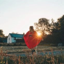 Poncho Pluie Urbain THE PEOPLE'S PONCHO 3.0 Rouge -Onemile Soldes poncho pluie urbain the people s poncho 30 rouge 5