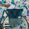 Sacoche Vélo Shopper Recyclé 20L URBAN PROOF Bleu Vert -Onemile Soldes sacoche velo commuter shopping 20l urban proof bleu