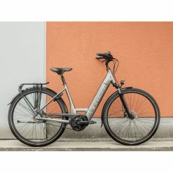 Vélo électrique Trek District+ 7 Lowstep -Onemile Soldes velo electrique trek district 7 lowstep 7